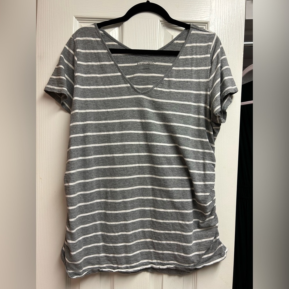 Liz lange maternity t-shirt